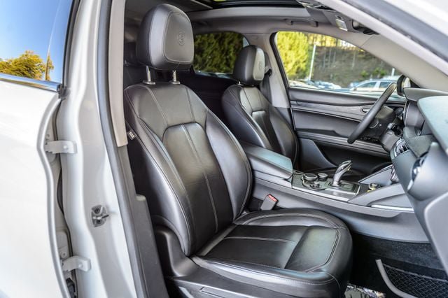 Used 2019 Alfa Romeo Stelvio AWD w/ Nero Edizione image 35