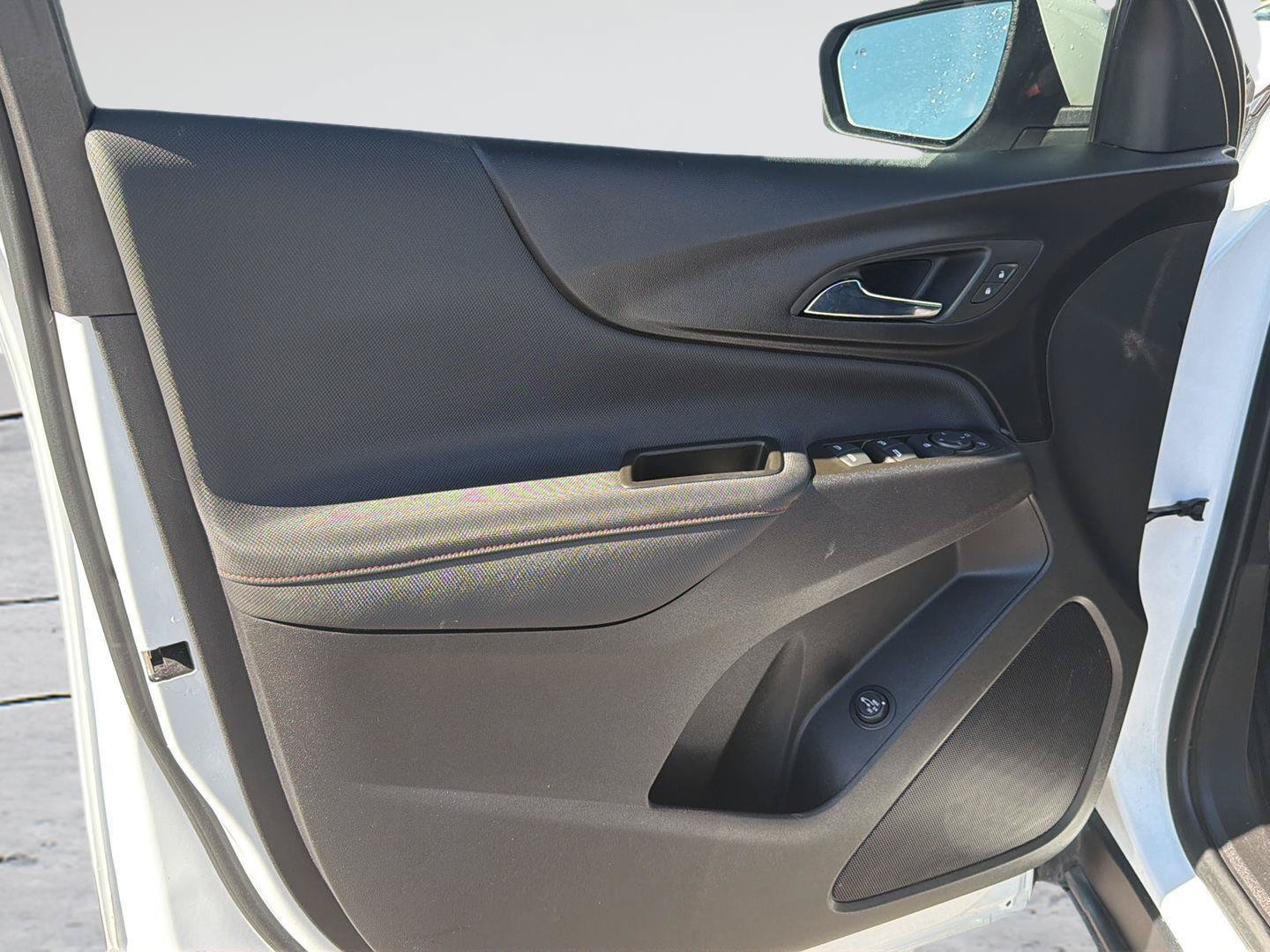 Used 2023 Chevrolet Equinox RS w/ LPO, Floor Liner Package FWD image 12