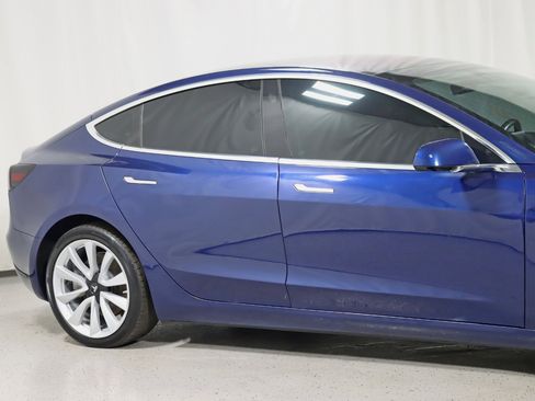 Used 2018 Tesla Model 3 Long Range image 3