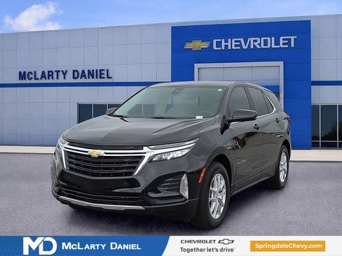 Used 2024 Chevrolet Equinox LT FWD image 2
