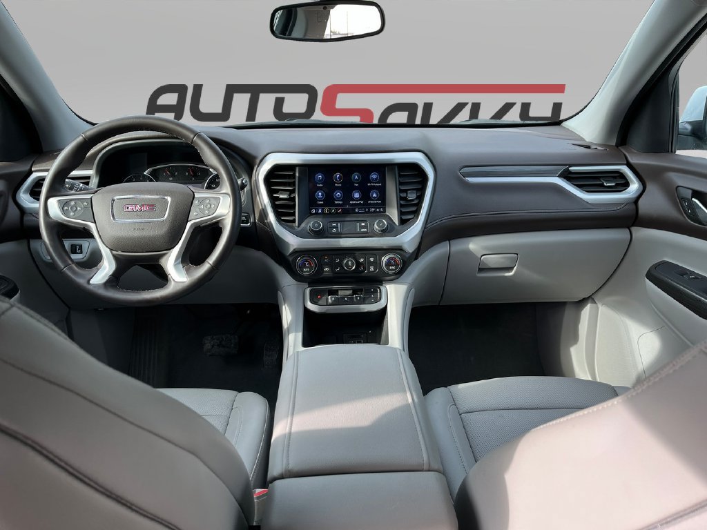 Used 2023 GMC Acadia SLT w/ LPO, Floor Liner Package FWD image 17