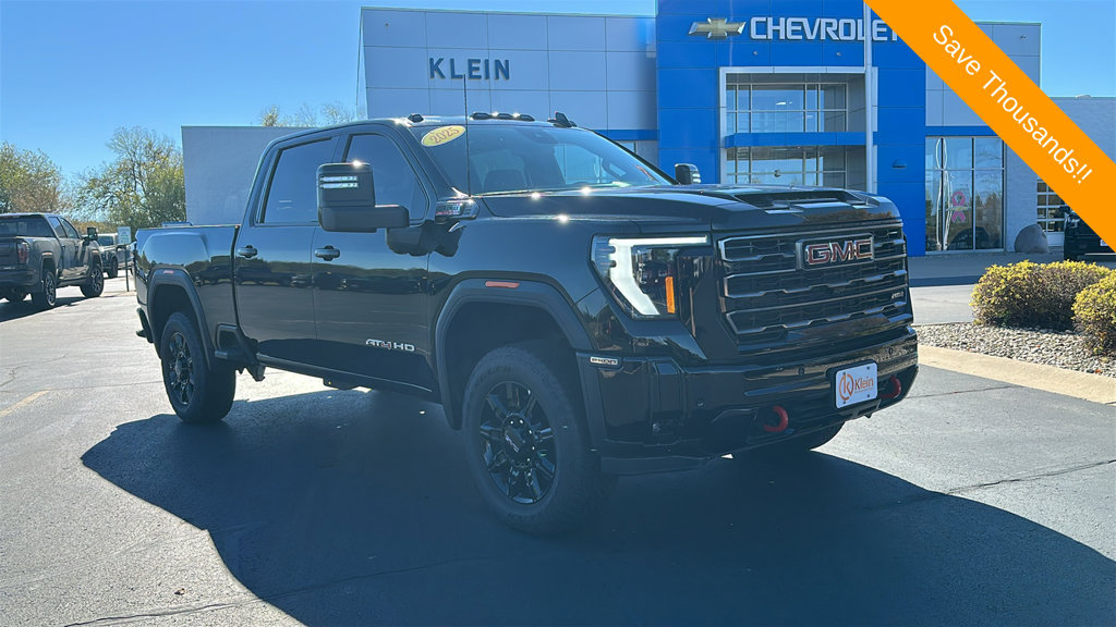 Used 2025 GMC Sierra 2500 AT4 AWD/4WD image 1