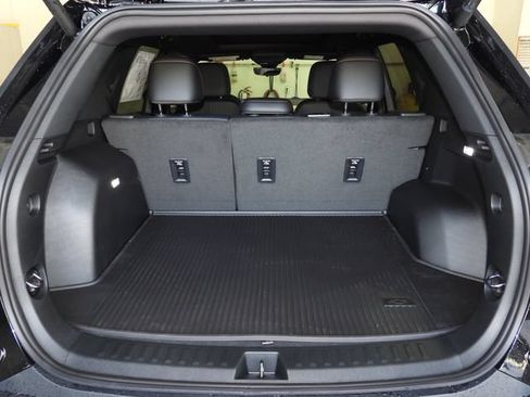 New 2026 Chevrolet Equinox ACTIV w/ Convenience Package III FWD image 41