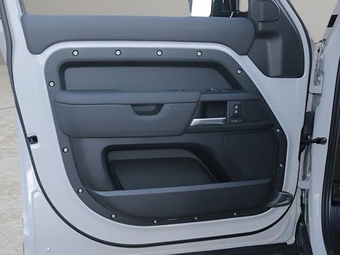New 2026 Land Rover Defender 110 X-Dynamic SE AWD/4WD image 24