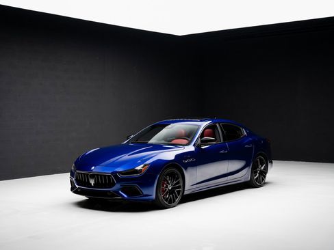 Used 2022 Maserati Ghibli Modena image 4