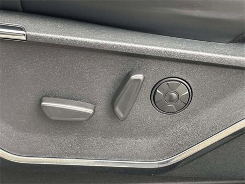 Certified 2025 Ford F350 Platinum w/ FX4 Off-Road Package image 17