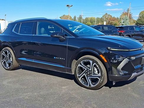 New 2026 Chevrolet Equinox EV LT w/ Convenience Package II FWD image 6