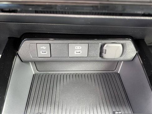 New 2026 Toyota Prius Plug-In Hybrid FWD image 22