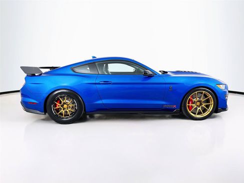 Used 2020 Ford Mustang Shelby GT500 w/ Carbon Fiber Track Pack RWD image 32