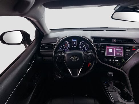 Used 2020 Toyota Camry SE image 17