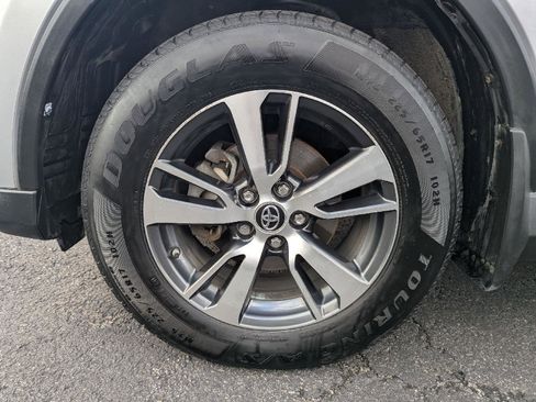 Used 2017 Toyota RAV4 XLE image 10