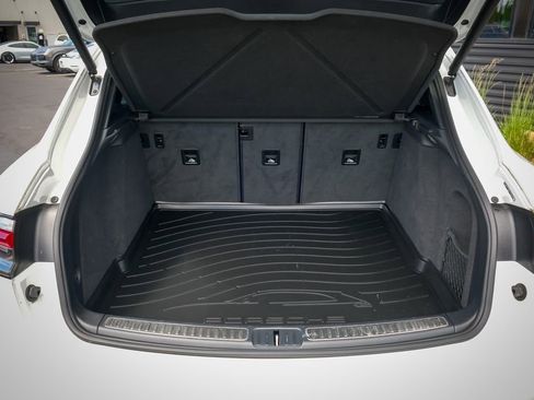 Used 2022 Porsche Macan S AWD/4WD image 14