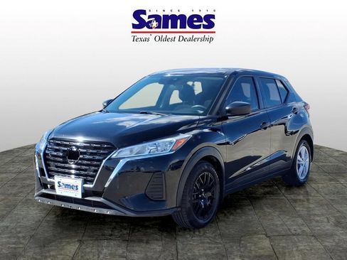 Used 2022 Nissan Kicks S FWD image 3