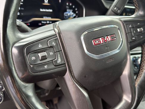 Used 2024 GMC Sierra 2500 AT4 w/ Technology Package AWD/4WD image 15