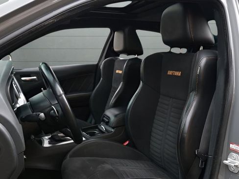 Used 2018 Dodge Charger R/T image 11