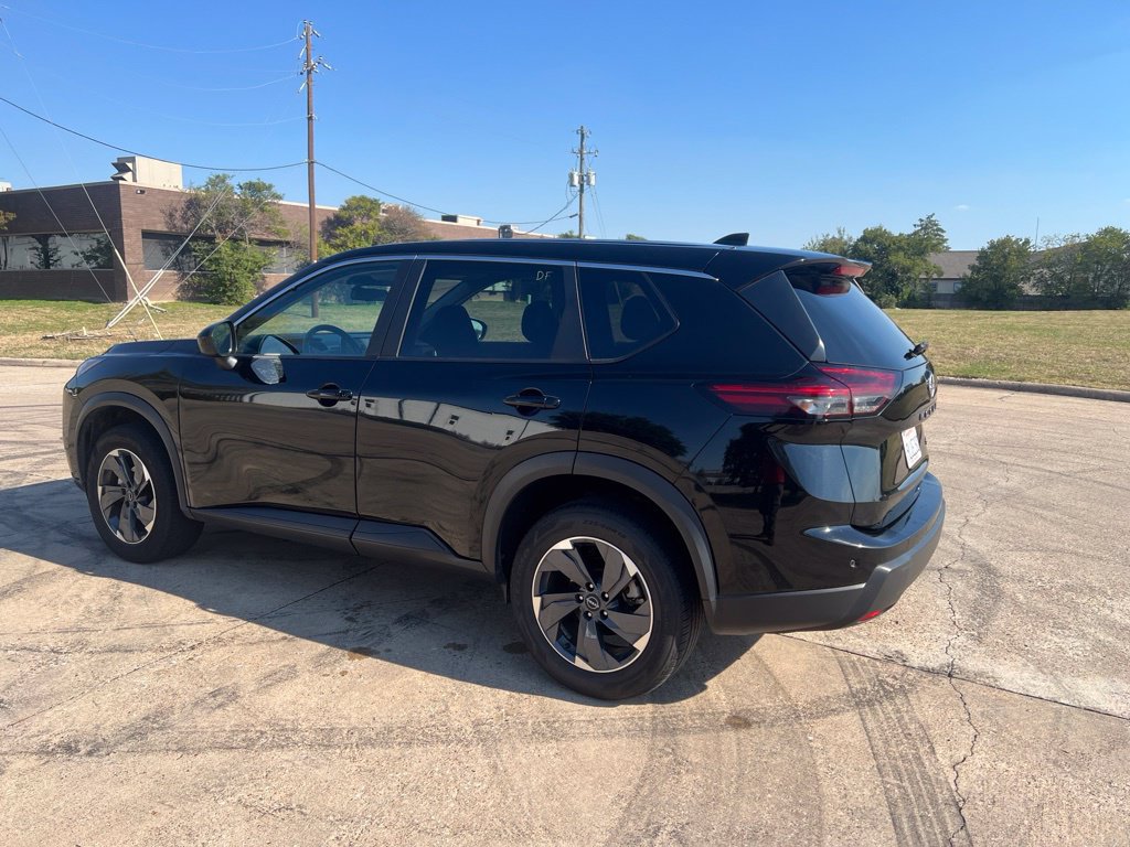 Used 2024 Nissan Rogue SV FWD image 7