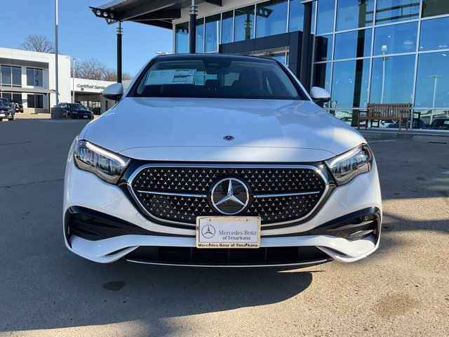 Used 2025 Mercedes-Benz E 350 4MATIC Sedan image 3