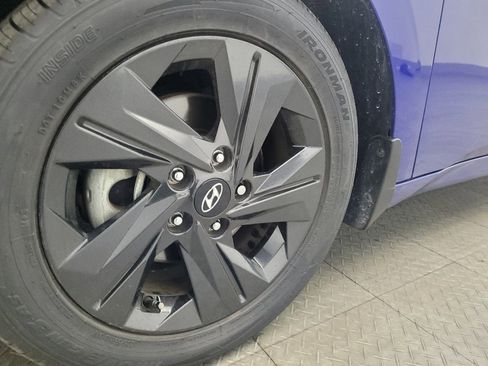 Used 2023 Hyundai Elantra SEL image 31