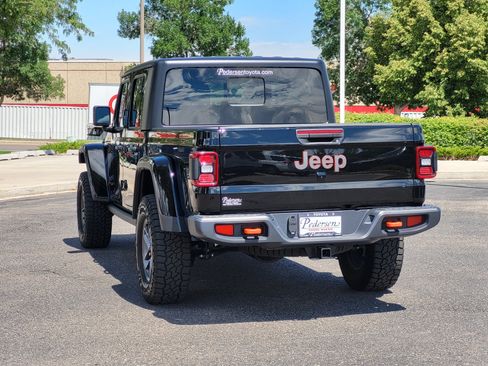 Used 2025 Jeep Gladiator Mojave w/ Convenience Group AWD/4WD image 3