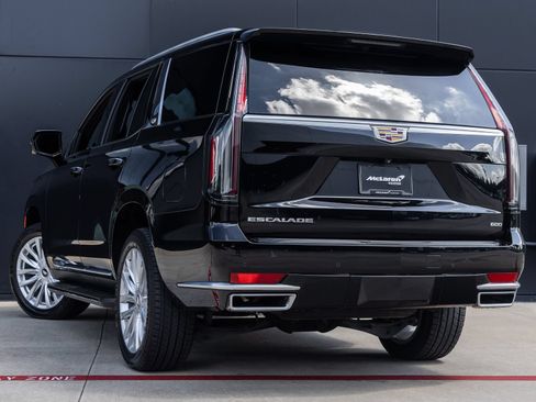 Used 2024 Cadillac Escalade Luxury RWD image 6