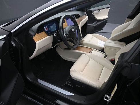 Used 2020 Tesla Model S Long Range Plus image 9