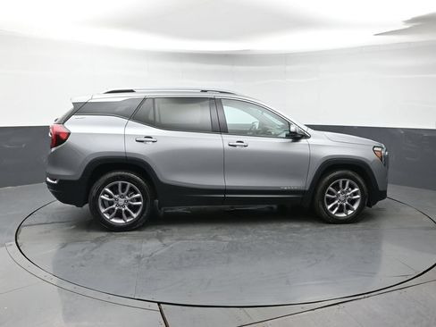 Used 2024 GMC Terrain SLT AWD/4WD image 7