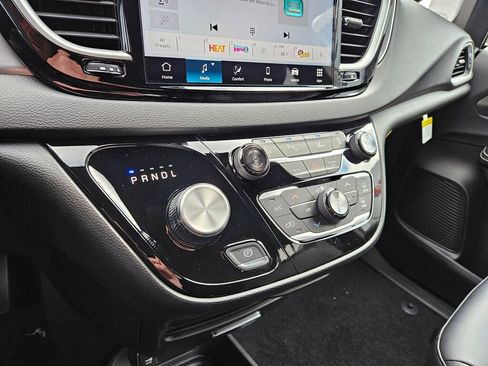 New 2026 Chrysler Voyager LX FWD image 23
