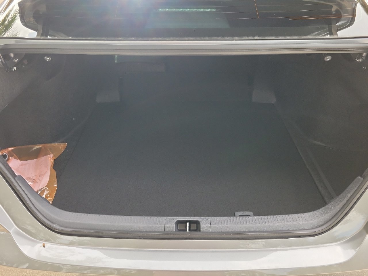 Used 2026 Toyota Camry SE w/ Convenience Package FWD image 9