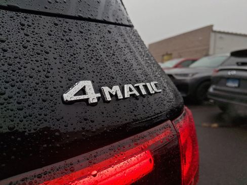 Used 2024 Mercedes-Benz GLB 250 4MATIC image 33