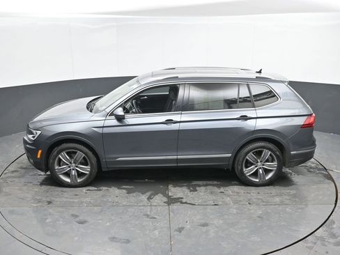 Used 2020 Volkswagen Tiguan SEL w/ 3rd Row Seat Package image 43