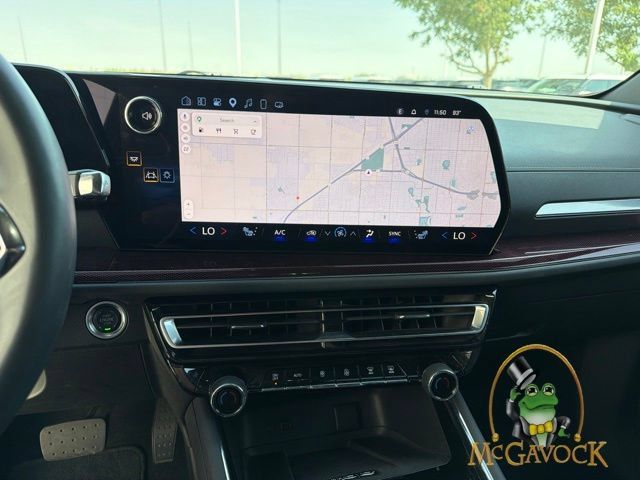 Used 2025 Chevrolet Traverse Z71 AWD/4WD image 17