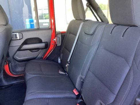 Used 2020 Jeep Wrangler Unlimited Sahara AWD/4WD image 17