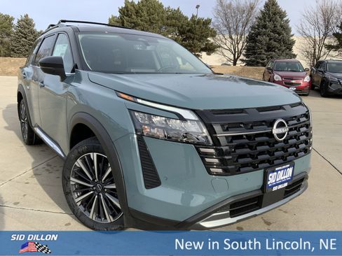 New 2026 Nissan Pathfinder Platinum image 2