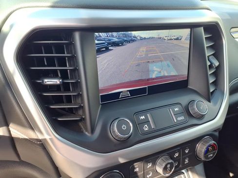 Used 2023 GMC Acadia SLE w/ Driver Convenience Package FWD image 12