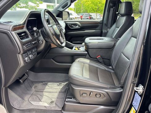 Used 2024 Chevrolet Tahoe High Country AWD/4WD image 13