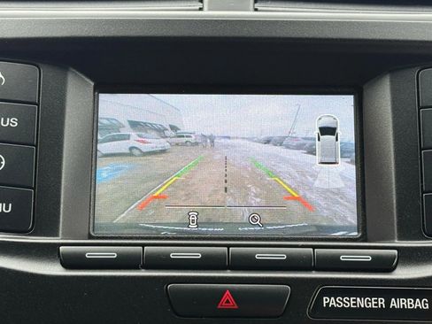 Used 2018 Ford Explorer XLT image 38