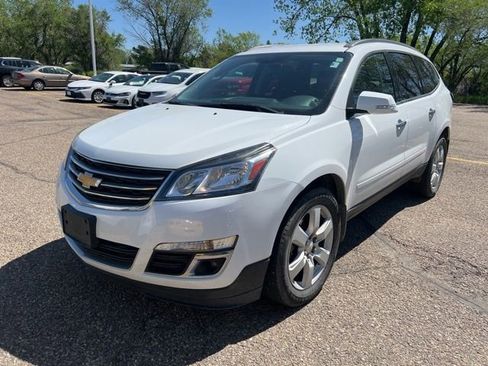 Used 2017 Chevrolet Traverse LT w/ Style and Technology Package AWD/4WD image 4