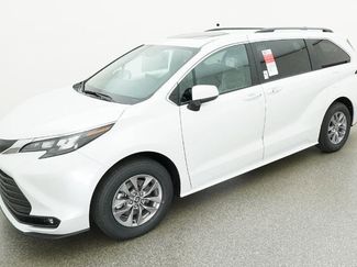New 2026 Toyota Sienna XLE video 1