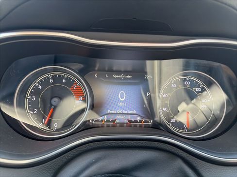 Used 2019 Jeep Cherokee Limited AWD/4WD image 6