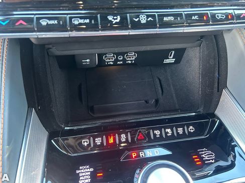 Certified 2022 Jeep Grand Wagoneer Series III w/ Flexible Seating Group AWD/4WD image 25