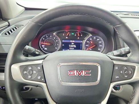 Used 2024 GMC Terrain SLT image 13