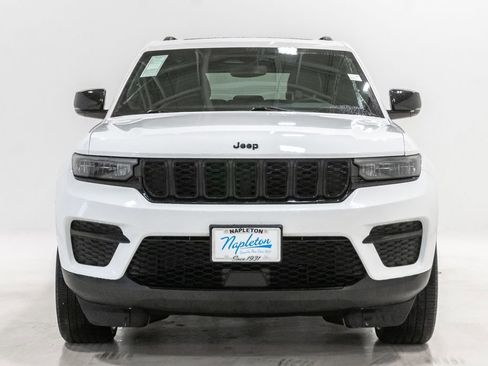 Used 2024 Jeep Grand Cherokee Altitude image 5