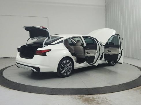 Used 2024 Nissan Altima 2.5 SL FWD image 16