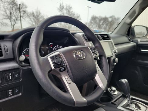 Used 2022 Toyota 4Runner SR5 Premium w/ Moonroof Package image 14