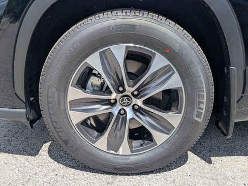 New 2026 Toyota Highlander XLE image 10