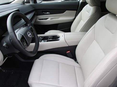 Certified 2025 Nissan Murano SV image 16
