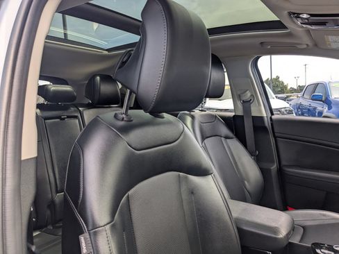 Used 2025 Kia Sportage EX w/ Premium Package FWD image 28