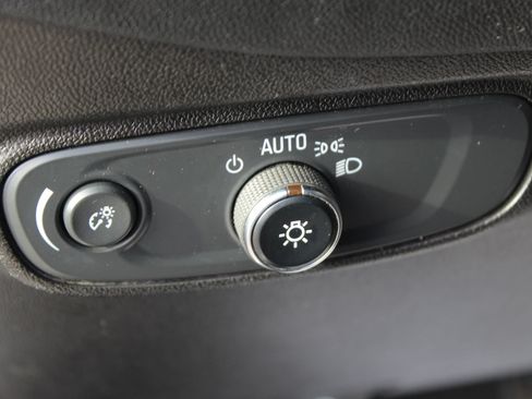 Used 2022 Chevrolet Equinox RS w/ RS Leather Package FWD image 23