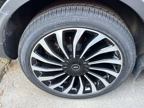 Used 2023 Lincoln Nautilus Black Label w/ Class II Trailer Tow Package AWD/4WD image 8