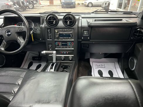 Used 2005 HUMMER H2 w/ Preferred Equipment Group image 20